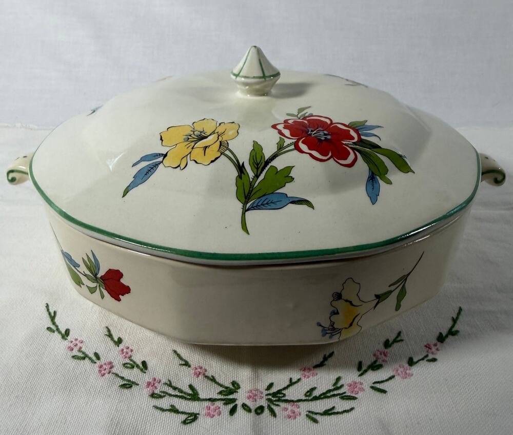 Vintage 1953 Empire Ware Peony Covered Serving Dish Tureen Floral England 9.5"